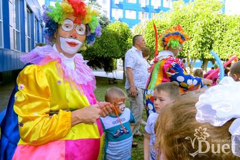 Смешные клоуны на дне семьи - Днепр, Днепропетровск