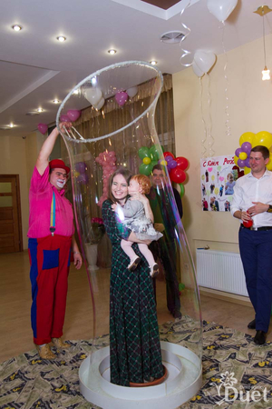 Именинница с мамой в мыльном пузыре в день рождения - Днепр, Днепропетровск