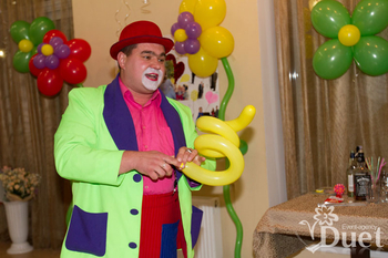 Клоун делает фигурки из шариков на дне рождения - Днепр, Днепропетровск