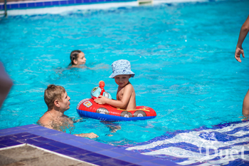 Открытый бассейн для сотрудников компании и их детей на базе отдыха - Днепр, Днепропетровск