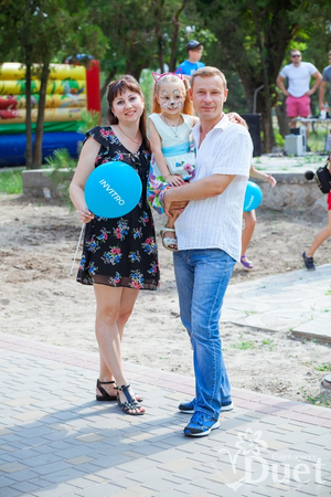 Счастливая семья на детском празднике - Днепр, Днепропетровск