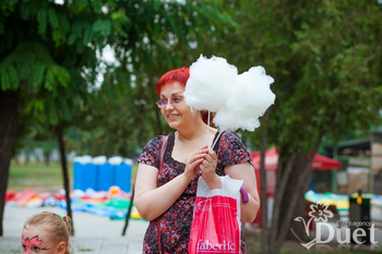 Вкусная сладкая вата на детском мероприятии в парке - Днепр, Днепропетровск